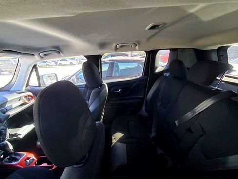 Used 2019 Jeep Renegade Trailhawk w/ UConnect 8.4 Nav Group image 12