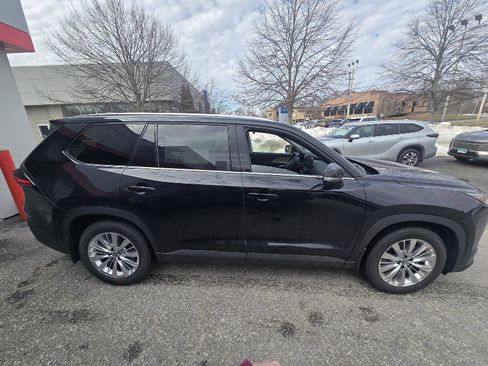 New 2026 Toyota Grand Highlander image 2