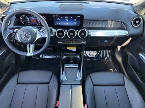 New 2026 Mercedes-Benz GLB 250 image 4