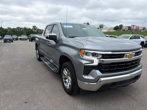 Used 2023 Chevrolet Silverado 1500 LT AWD/4WD image 9