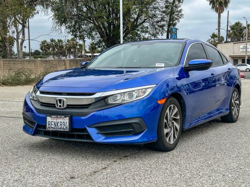 Used 2018 Honda Civic EX image 3