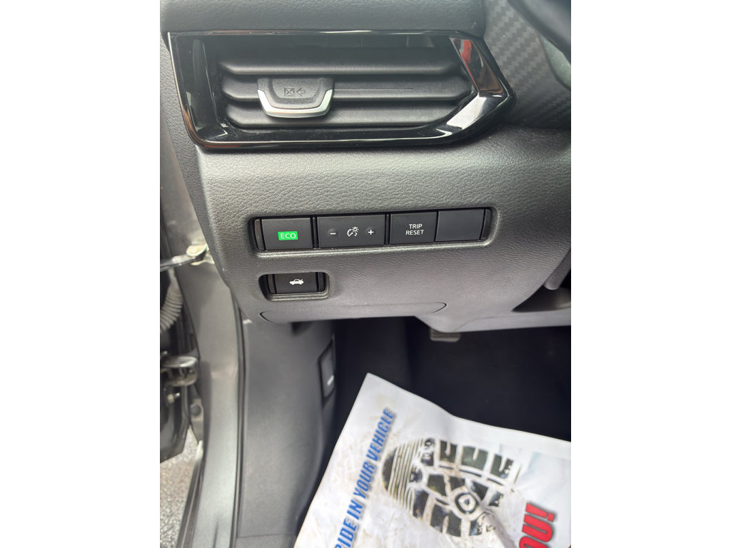 Used 2024 Nissan Sentra SV FWD image 13