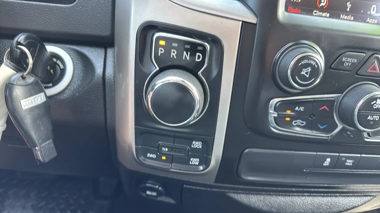 Used 2019 RAM 1500 Classic SLT w/ Luxury Group AWD/4WD image 34