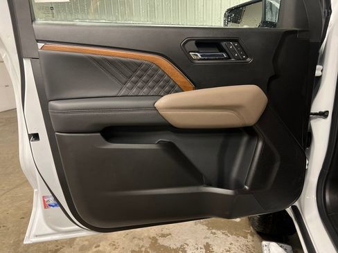 New 2026 GMC Canyon Denali image 10