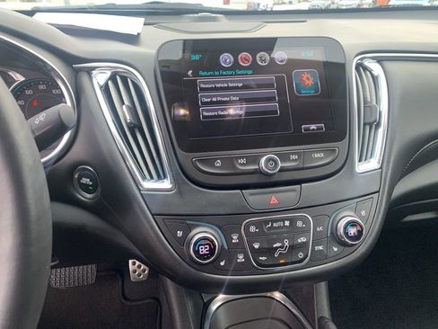 Used 2017 Chevrolet Malibu Premier w/ Driver Confidence Package image 14