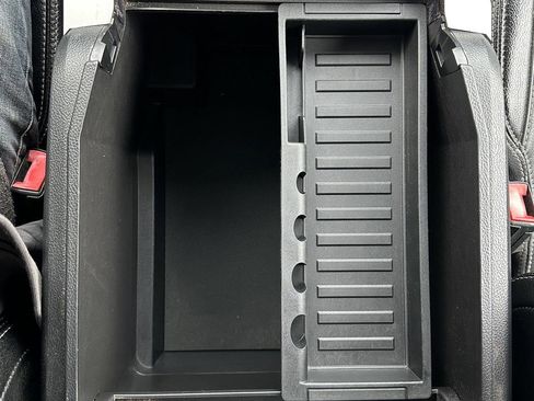 Used 2018 Ford F250 Lariat w/ Chrome Package image 31