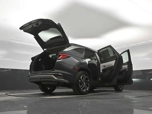 Used 2025 Hyundai Tucson Limited FWD image 44