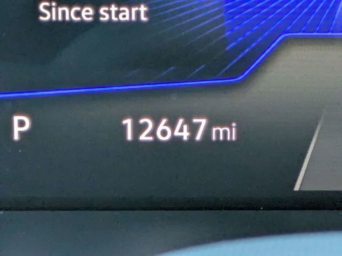 Certified 2024 Volkswagen Tiguan SE R-Line image 42