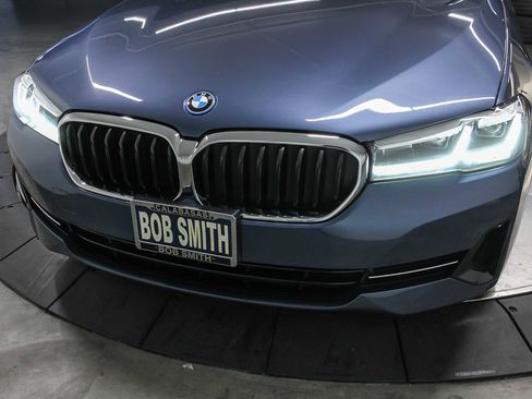 Certified 2023 BMW 530e w/ Premium Package image 11