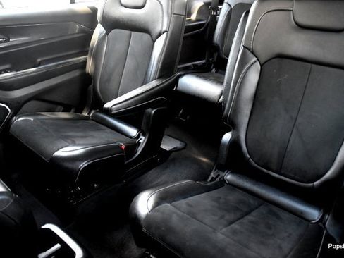 Used 2022 Jeep Grand Cherokee L Laredo image 10