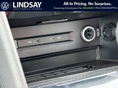 New 2026 Volkswagen Taos SE AWD/4WD image 16