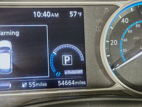 Used 2021 Nissan Leaf SV w/ SV Technology Package image 18