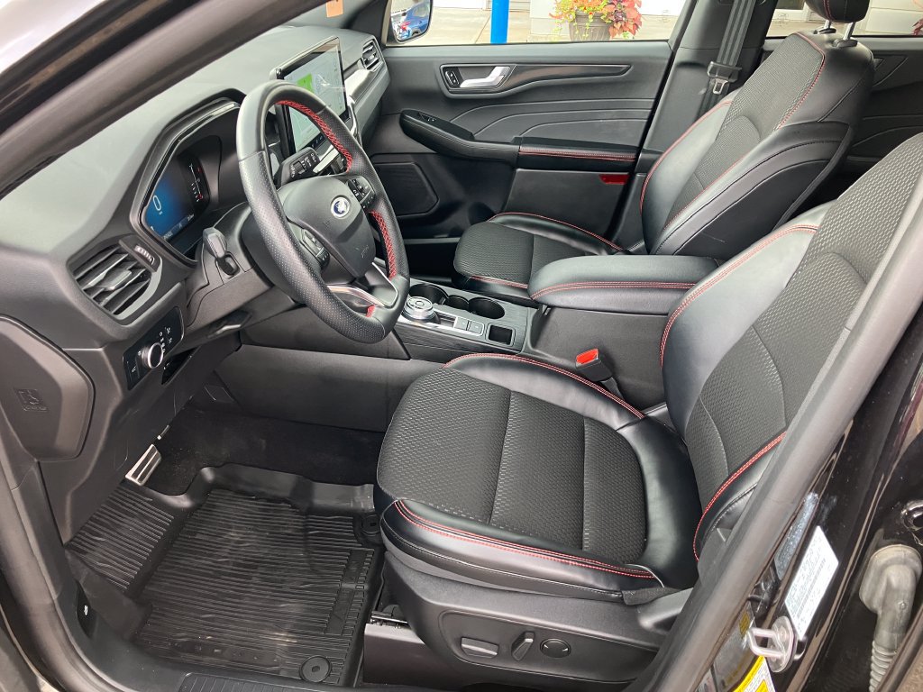 Used 2024 Ford Escape ST-Line w/ Tech Pack #1 AWD/4WD image 14