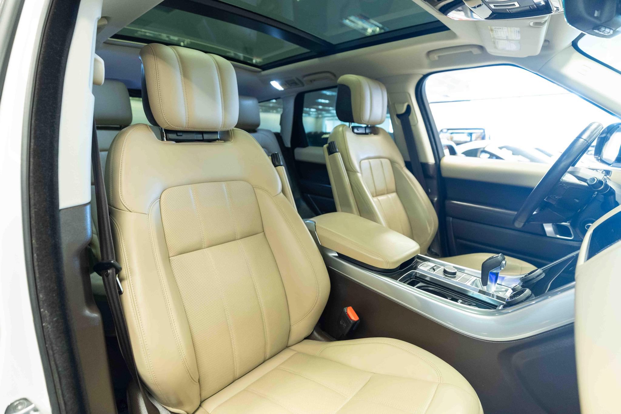 Used 2019 Land Rover Range Rover Sport HSE AWD/4WD image 15
