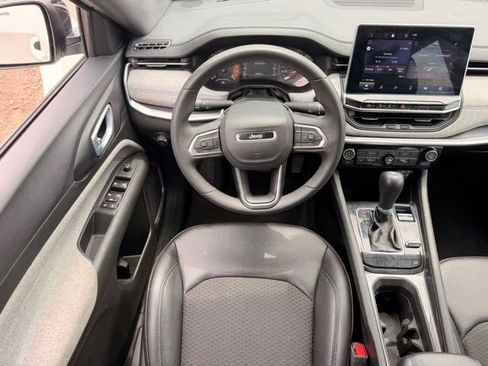 Used 2024 Jeep Compass Latitude AWD/4WD image 14