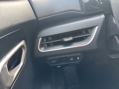 Used 2025 Kia K4 LXS image 33