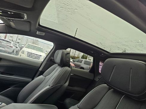 New 2026 Cadillac Optiq Luxury 2 image 28