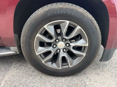 Used 2016 Chevrolet Suburban LTZ RWD image 5