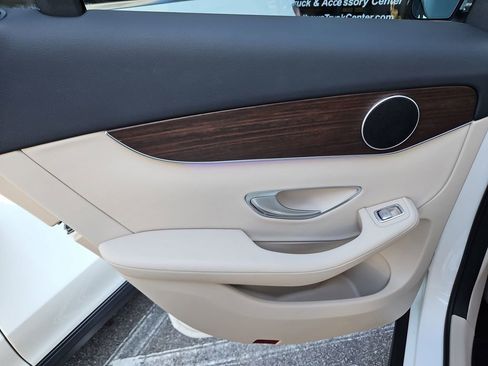 Used 2022 Mercedes-Benz GLC 300 4MATIC image 28