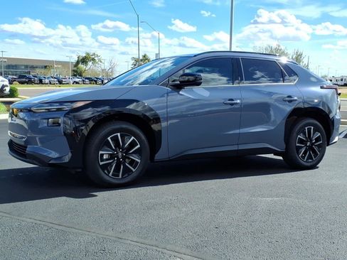 New 2026 Subaru Solterra AWD/4WD image 2