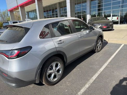 Used 2023 Honda HR-V LX image 7