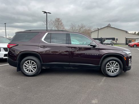 Used 2023 Chevrolet Traverse LT image 11
