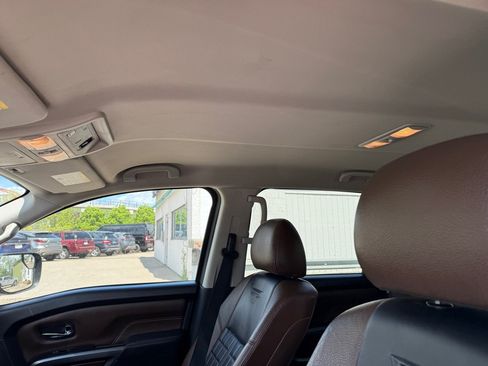 Used 2019 Nissan Titan Platinum Reserve AWD/4WD image 11