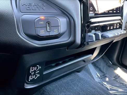 Used 2026 RAM 2500 Big Horn AWD/4WD image 31