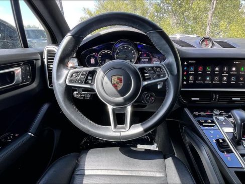 Used 2022 Porsche Cayenne Platinum Edition AWD/4WD image 7