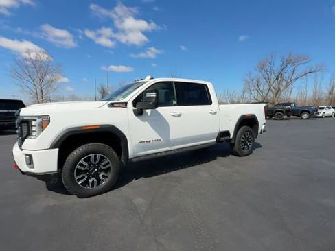 Used 2022 GMC Sierra 3500 AT4 w/ AT4 Preferred Package AWD/4WD image 4