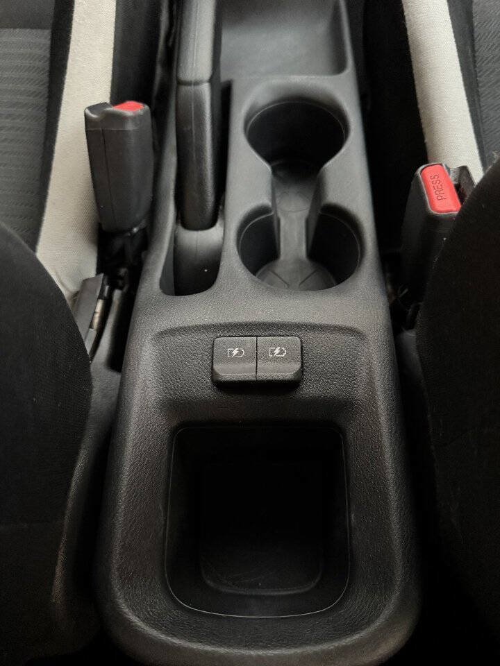 Used 2022 Nissan Versa SV FWD image 24