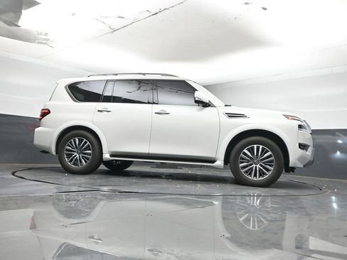 Used 2023 Nissan Armada SL w/ Captain's Chairs Package image 15