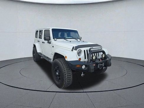 Used 2013 Jeep Wrangler Unlimited Sahara image 7