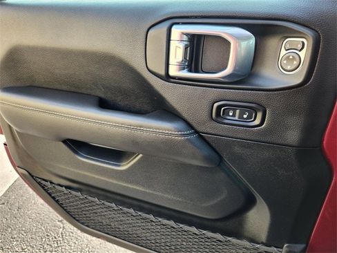 Used 2022 Jeep Wrangler Unlimited Sahara w/ Cold Weather Group image 22