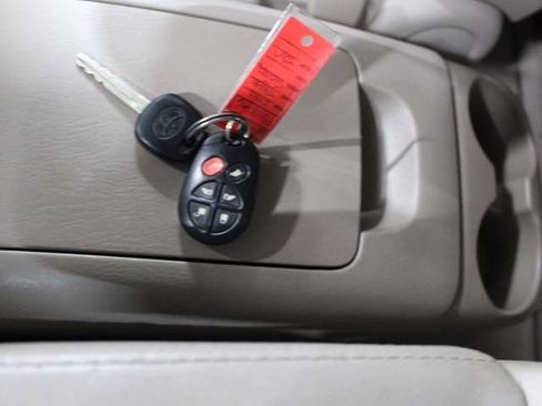 Used 2004 Toyota Sienna XLE w/ XLE Pkg 16 FWD image 17
