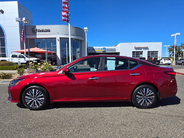 Used 2023 Nissan Altima 2.5 SV FWD image 7