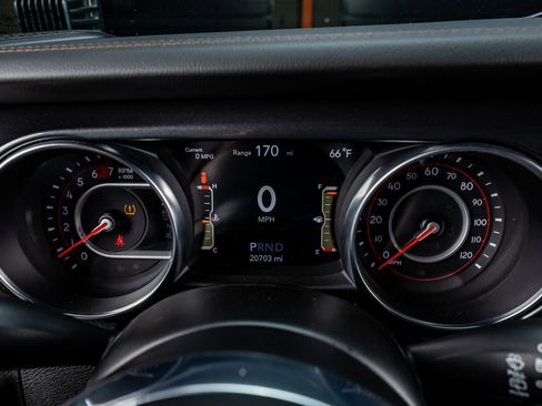 Used 2021 Jeep Wrangler Unlimited Rubicon w/ Trailer Tow Package image 19