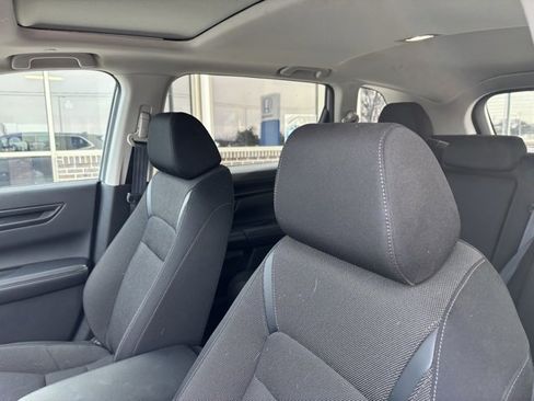 Used 2023 Honda CR-V EX image 12