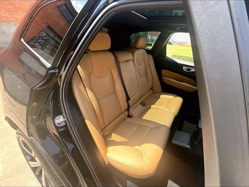 Used 2024 Volvo XC60 T8 Ultimate w/ Protection Package Premier AWD/4WD image 37