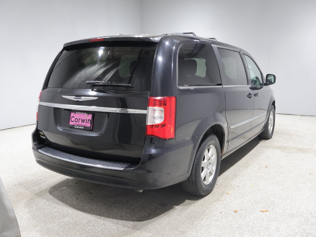 Used 2012 Chrysler Town & Country Touring w/ Entertainment Group #1 FWD image 2