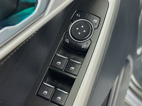 Used 2022 Ford Explorer Limited image 21