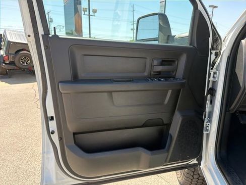 Used 2024 RAM 2500 Tradesman w/ Chrome Appearance Group AWD/4WD image 24