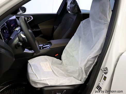 Used 2026 BMW X3 xDrive30 w/ Premium Package image 11