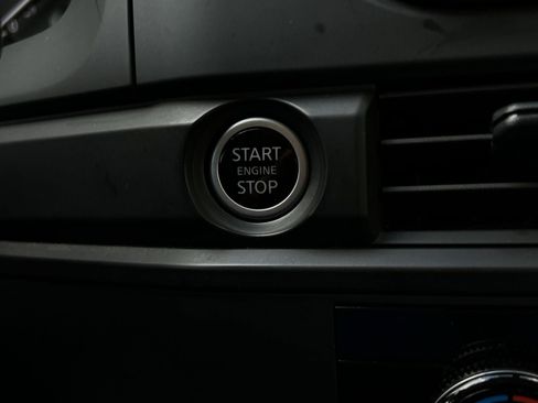 Used 2024 Nissan Pathfinder S AWD/4WD image 32
