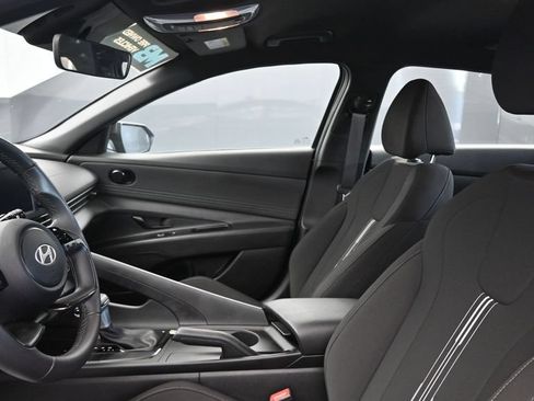 Certified 2025 Hyundai Elantra Sport FWD image 23