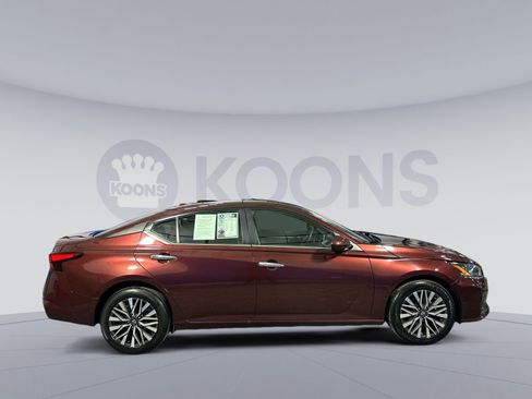 Used 2023 Nissan Altima 2.5 SV image 8