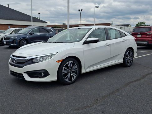 Used 2018 Honda Civic EX-T image 3