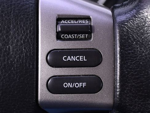 Used 2008 Nissan Versa Hatchback w/ Convenience Pkg FWD image 30