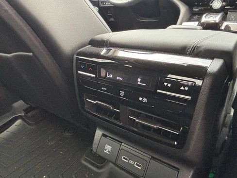 Used 2024 Acura MDX SH-AWD w/ Technology Package image 30