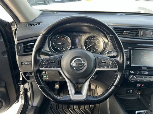 Used 2020 Nissan Rogue SV image 20